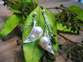 ピアス
